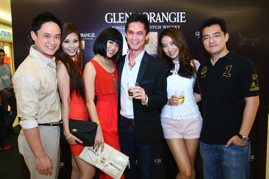 15-Xandria Ooi,Yuri Wong,Chelsia Ng & guests