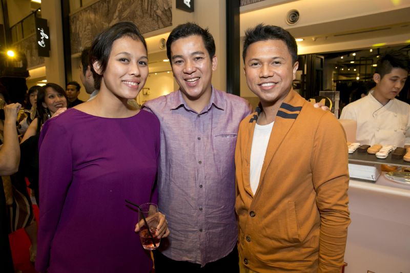 Ben Ibrahim (C) and wife (L) with Shah Shamsiri (R) (Custom)